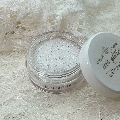 Iris Layered White of Angels Glitter    (10g)